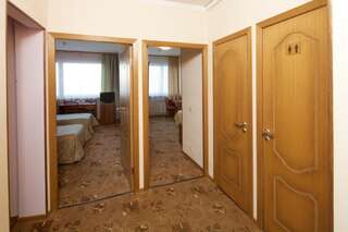 Гостиница Покровское-Стрешнево Москва Бюджетный двухместный номер с 2 отдельными кроватями и общей ванной комнатой-2